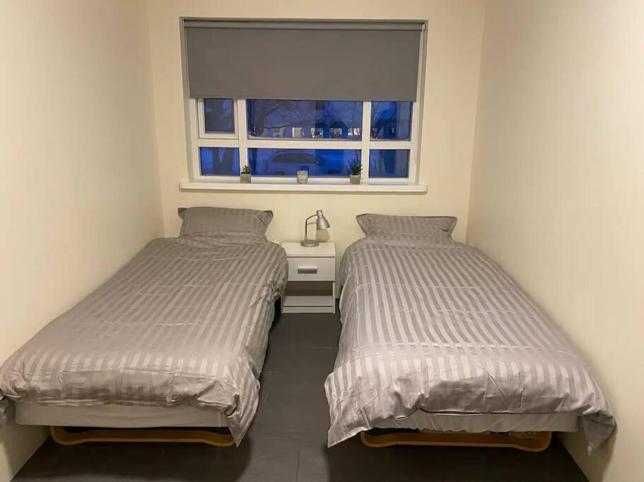 Husavik 2 Bedroom Apartment Exteriör bild